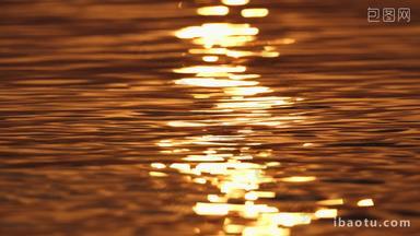 傍晚黄昏金色水面江河湖海太阳倒影